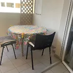 Chez Catherine Tres Beau Logement Tout Equipe Et Proche Des Transports